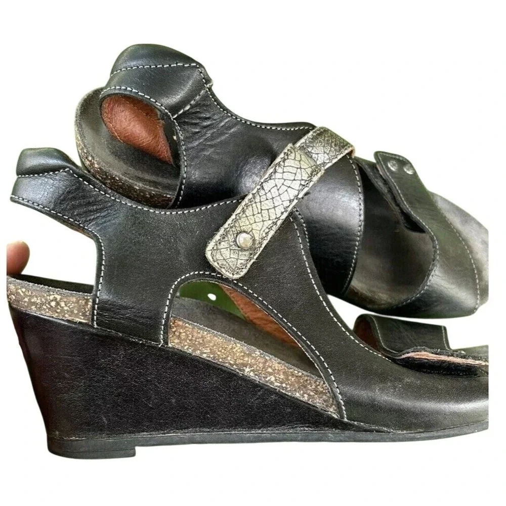 Taos Footwear great pre